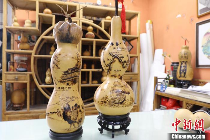 賭波：河北冀州葫蘆烙畫藝人方寸間烙出“非遺之花”