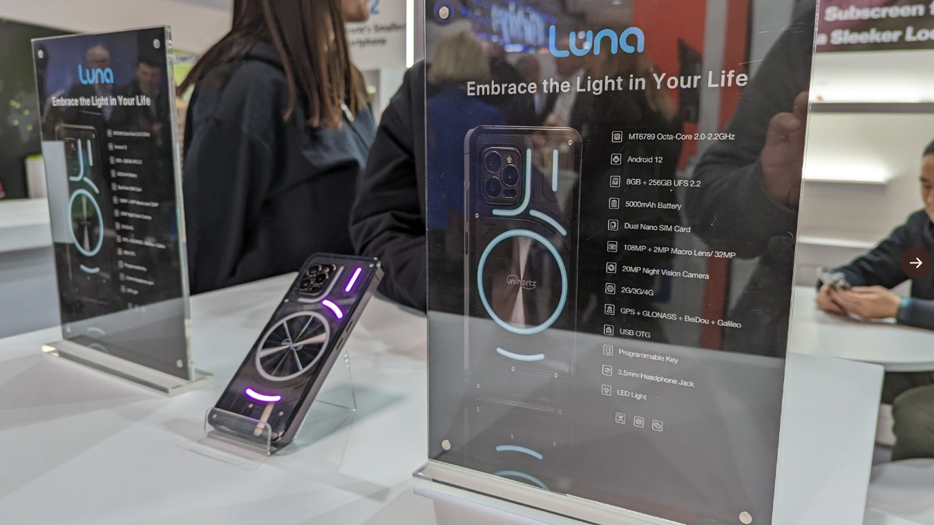 低配版Nothing Phone手机发布，搭载联发科Helio G99