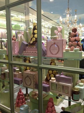 {線上賭場}(小型饰品店真实图片高清)